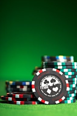 Mobile app interface showing Sic Bo Dadu bet slip and live table view
